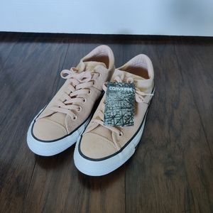 Converse All Star Low Tops - Blush Suede